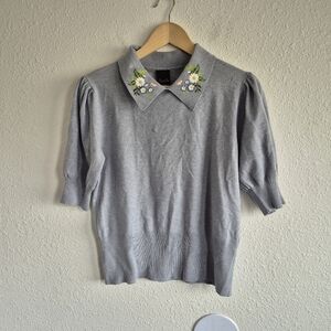 NWT Aaeda Gray Collared Floral Embroidered Sweater Top Womens Size L